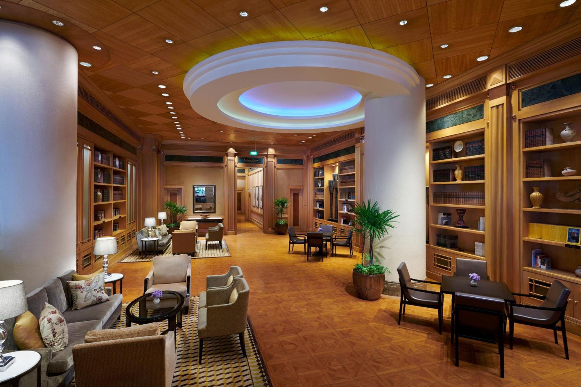 Sheraton Grande Sukhumvit, A Luxury Collection Hotel, Μπανγκόκ Εξωτερικό φωτογραφία The library at the Four Seasons Hotel, Hong Kong