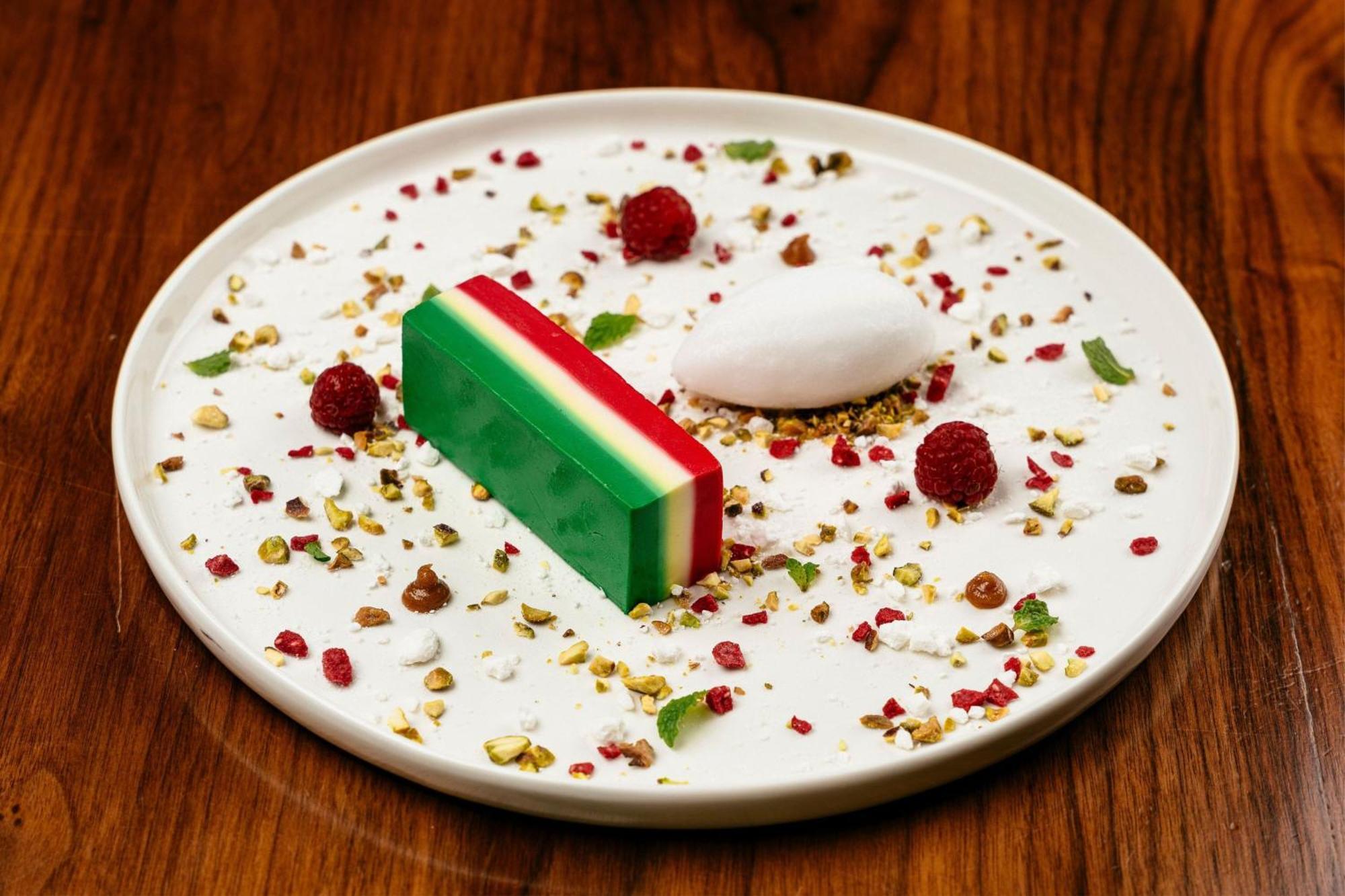 Sheraton Grande Sukhumvit, A Luxury Collection Hotel, Μπανγκόκ Εξωτερικό φωτογραφία A semifreddo dessert