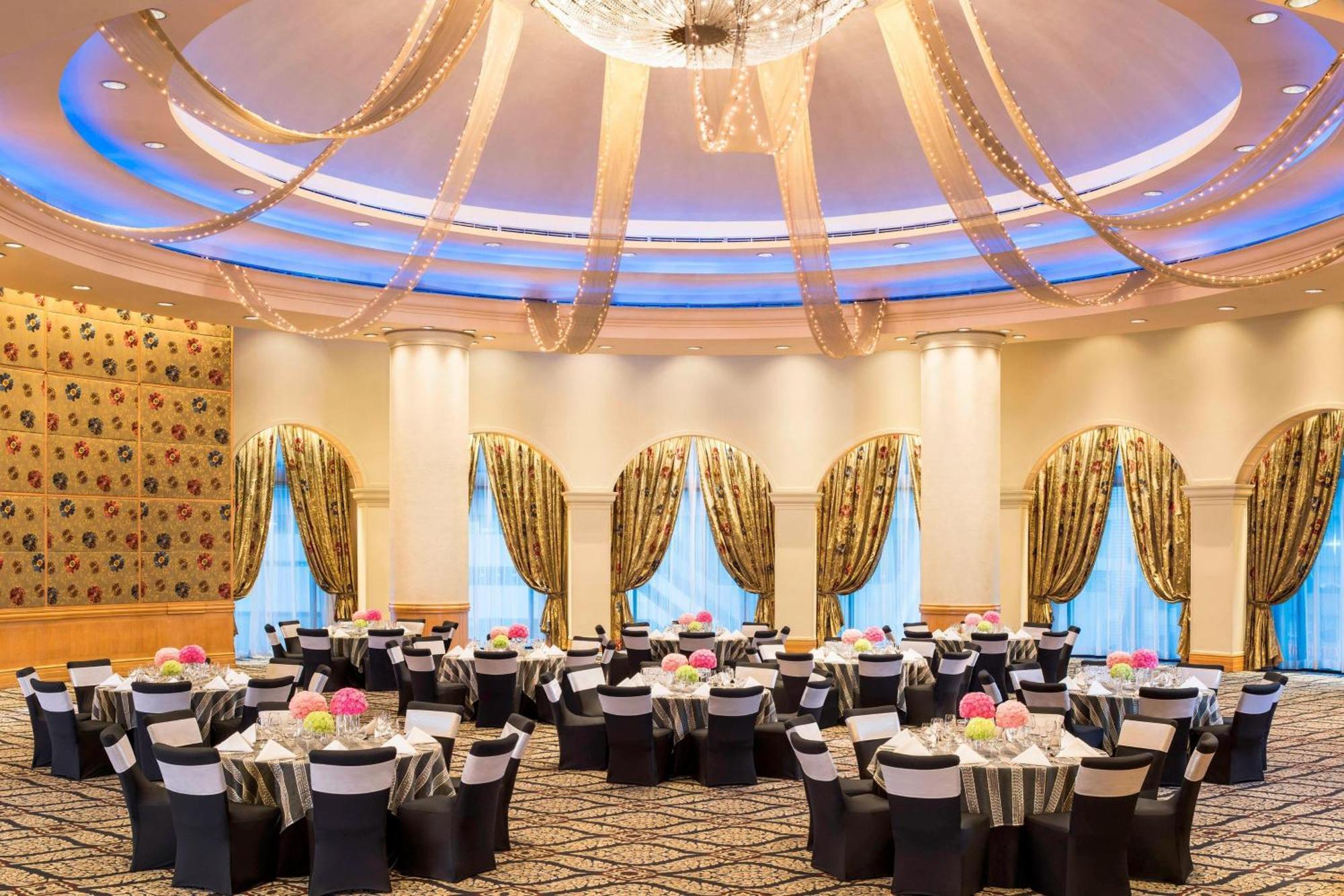 Sheraton Grande Sukhumvit, A Luxury Collection Hotel, Μπανγκόκ Εξωτερικό φωτογραφία The ballroom at the hotel