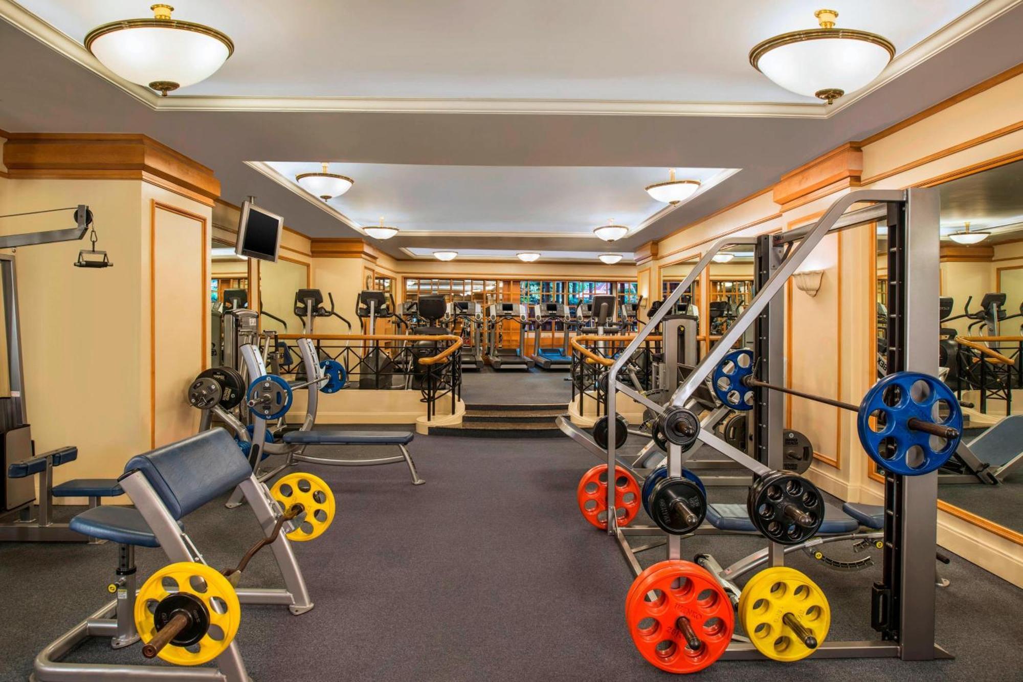 Sheraton Grande Sukhumvit, A Luxury Collection Hotel, Μπανγκόκ Εξωτερικό φωτογραφία The gym at the hotel